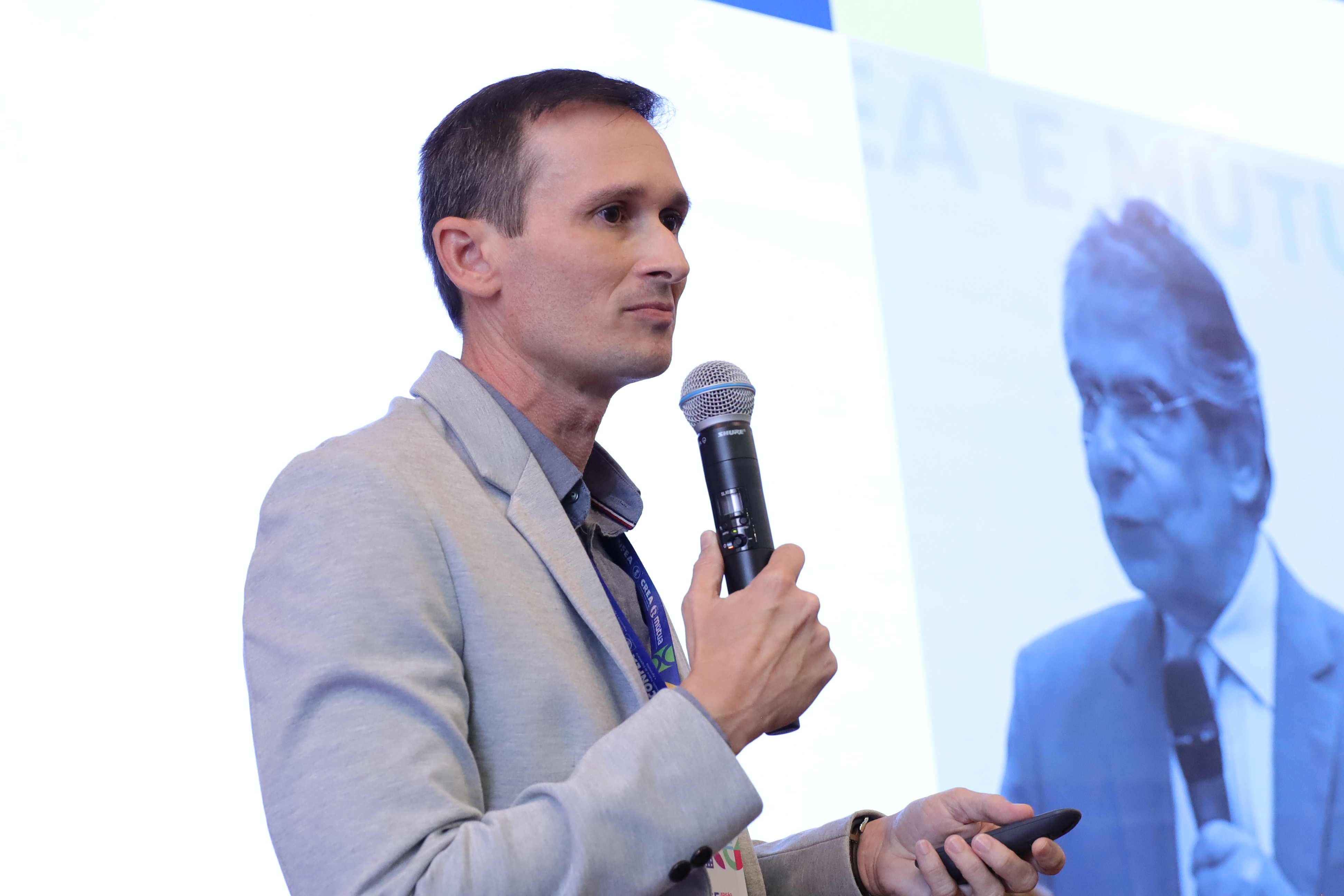 Heulysson Arruda em painel do ENCACE 2026